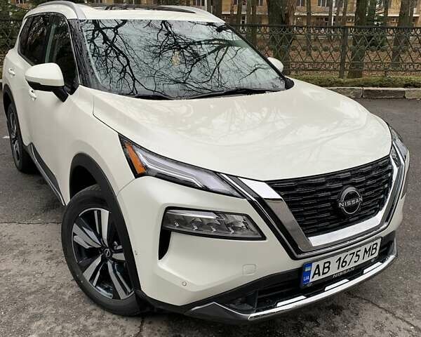 Белый Ниссан Rogue, объемом двигателя 1.5 л и пробегом 11 тыс. км за 27200 $, фото 1 на Automoto.ua