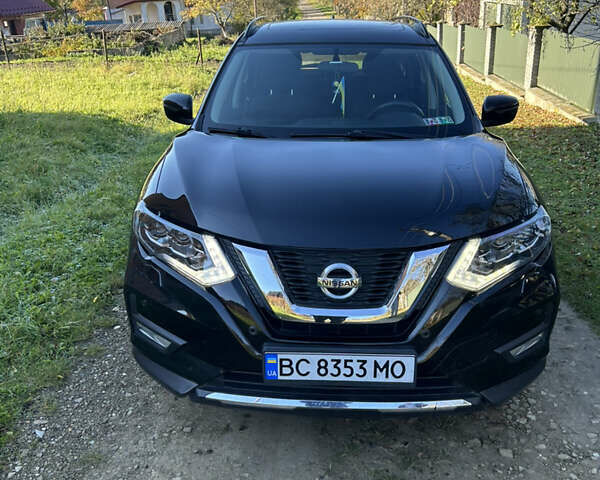 Черный Ниссан Rogue, объемом двигателя 2.49 л и пробегом 173 тыс. км за 13800 $, фото 1 на Automoto.ua