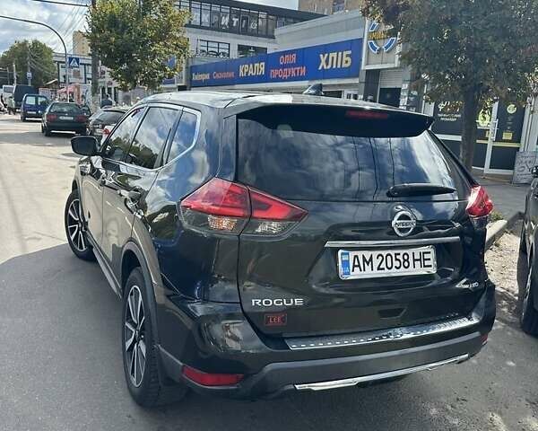 Черный Ниссан Rogue, объемом двигателя 2.5 л и пробегом 130 тыс. км за 13400 $, фото 1 на Automoto.ua