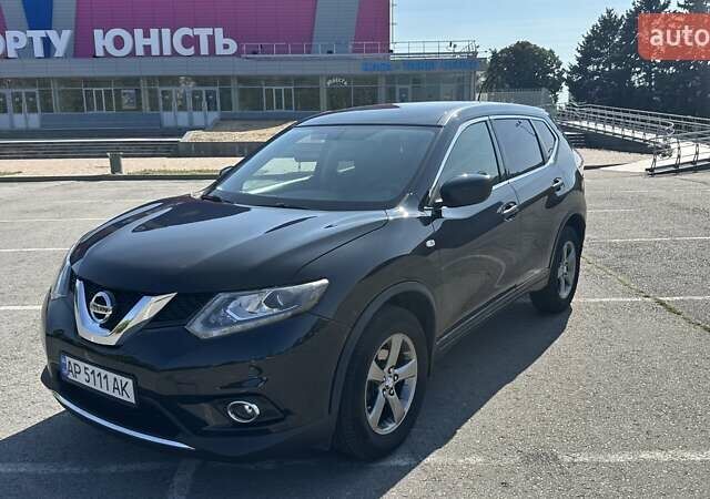 Черный Ниссан Rogue, объемом двигателя 2.49 л и пробегом 135 тыс. км за 13000 $, фото 1 на Automoto.ua