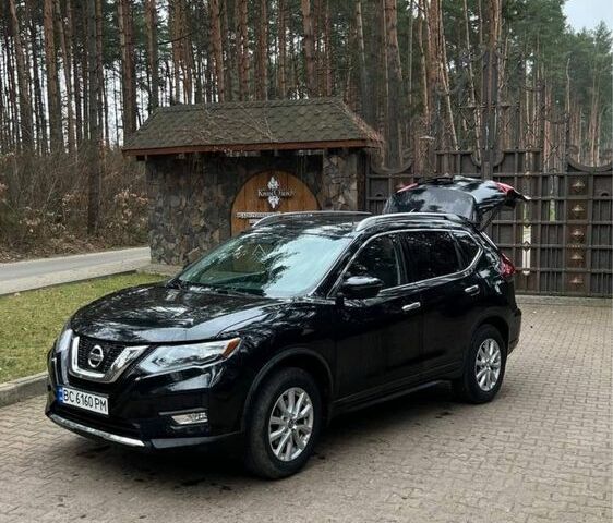 Черный Ниссан Rogue, объемом двигателя 2.5 л и пробегом 95 тыс. км за 15200 $, фото 1 на Automoto.ua