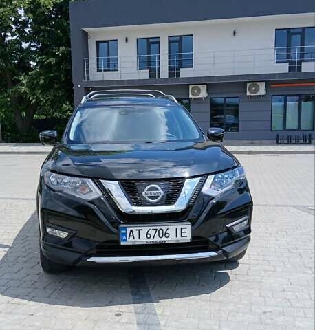 Черный Ниссан Rogue, объемом двигателя 2 л и пробегом 91 тыс. км за 16700 $, фото 1 на Automoto.ua