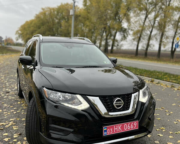 Черный Ниссан Rogue, объемом двигателя 2.49 л и пробегом 58 тыс. км за 16000 $, фото 1 на Automoto.ua