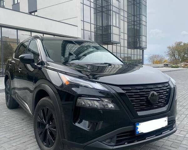 Чорний Ніссан Rogue, об'ємом двигуна 1.5 л та пробігом 11 тис. км за 27900 $, фото 1 на Automoto.ua
