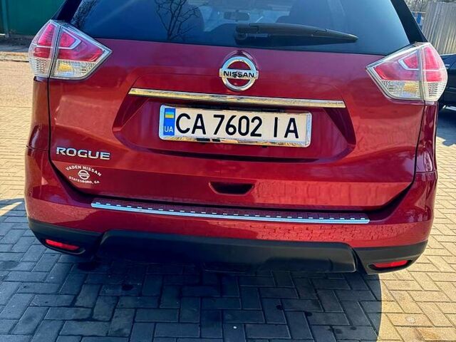 Красный Ниссан Rogue, объемом двигателя 2.5 л и пробегом 148 тыс. км за 12500 $, фото 1 на Automoto.ua