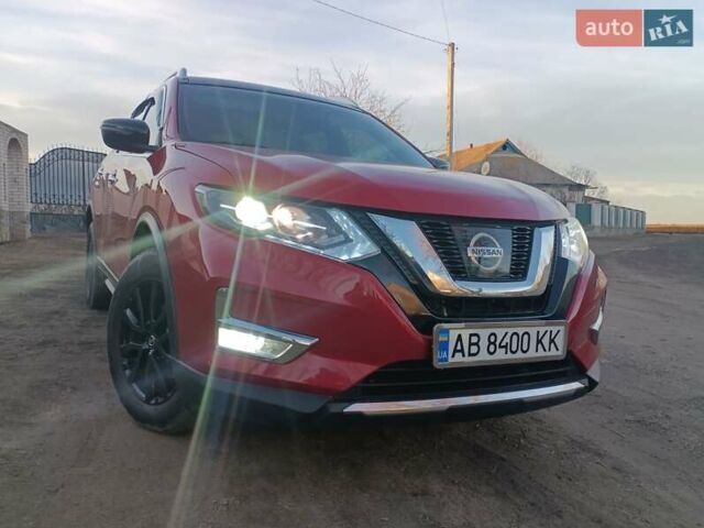 Красный Ниссан Rogue, объемом двигателя 2.49 л и пробегом 191 тыс. км за 15000 $, фото 1 на Automoto.ua