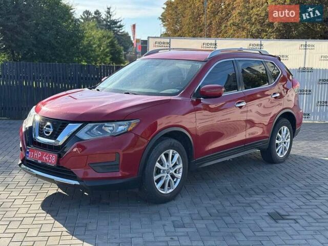 Красный Ниссан Rogue, объемом двигателя 2.5 л и пробегом 187 тыс. км за 10900 $, фото 1 на Automoto.ua