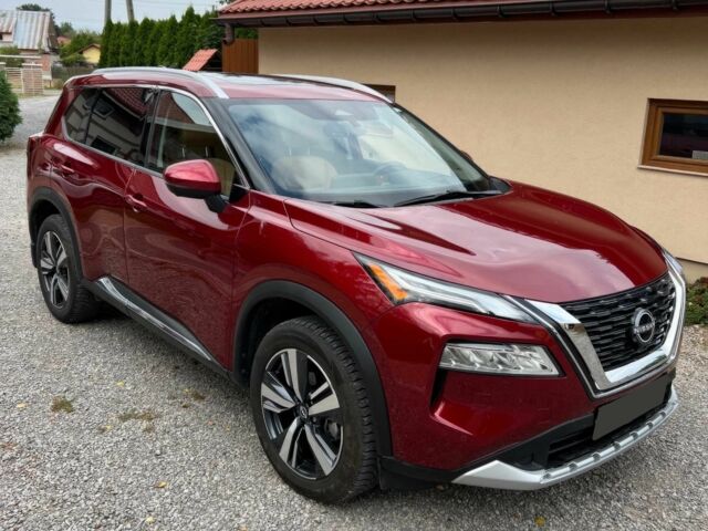 Красный Ниссан Rogue, объемом двигателя 2 л и пробегом 17 тыс. км за 16000 $, фото 1 на Automoto.ua