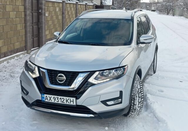 Серый Ниссан Rogue, объемом двигателя 2.5 л и пробегом 78 тыс. км за 15200 $, фото 1 на Automoto.ua