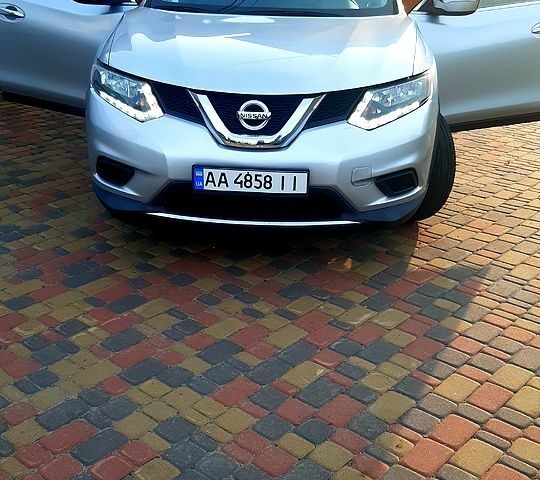 Серый Ниссан Rogue, объемом двигателя 2.5 л и пробегом 173 тыс. км за 12900 $, фото 1 на Automoto.ua