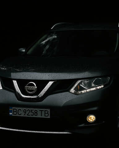 Серый Ниссан Rogue, объемом двигателя 2.49 л и пробегом 122 тыс. км за 14000 $, фото 1 на Automoto.ua