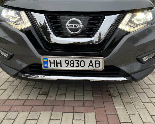 Серый Ниссан Rogue, объемом двигателя 2.49 л и пробегом 222 тыс. км за 15000 $, фото 1 на Automoto.ua