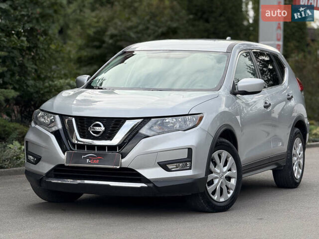 Серый Ниссан Rogue, объемом двигателя 2.5 л и пробегом 162 тыс. км за 12900 $, фото 1 на Automoto.ua