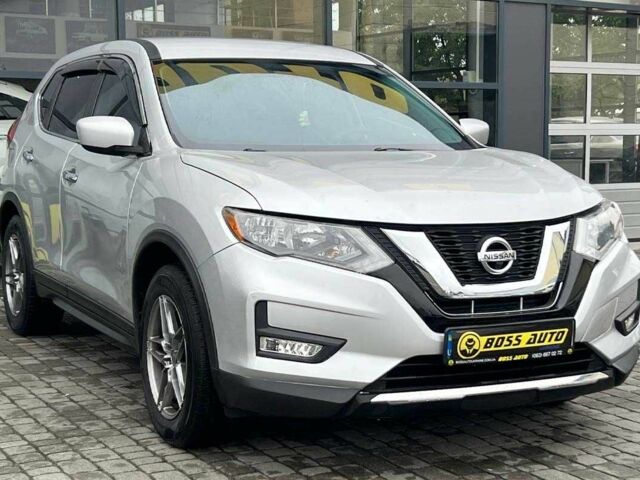 Серый Ниссан Rogue, объемом двигателя 2.5 л и пробегом 165 тыс. км за 14400 $, фото 1 на Automoto.ua