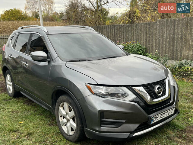 Серый Ниссан Rogue, объемом двигателя 2.49 л и пробегом 170 тыс. км за 16000 $, фото 1 на Automoto.ua