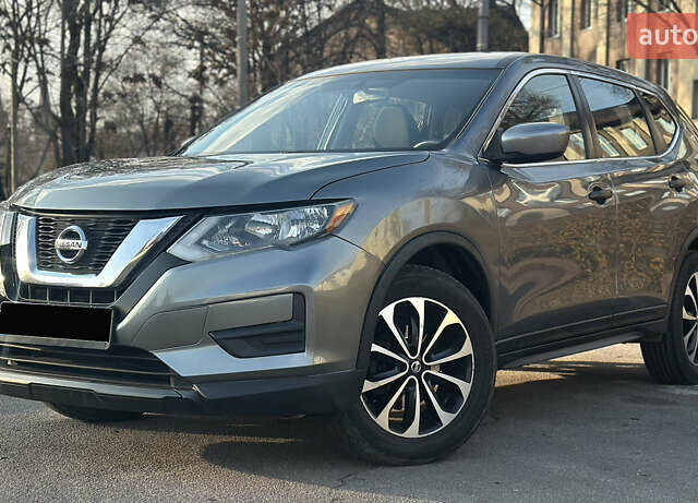 Серый Ниссан Rogue, объемом двигателя 2.49 л и пробегом 206 тыс. км за 12999 $, фото 1 на Automoto.ua