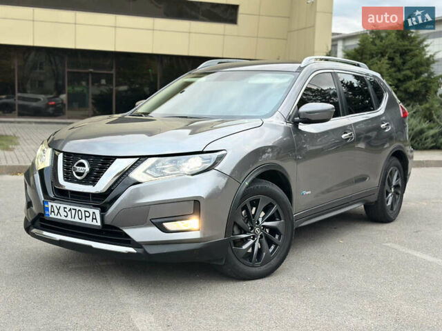 Серый Ниссан Rogue, объемом двигателя 2 л и пробегом 165 тыс. км за 15500 $, фото 1 на Automoto.ua