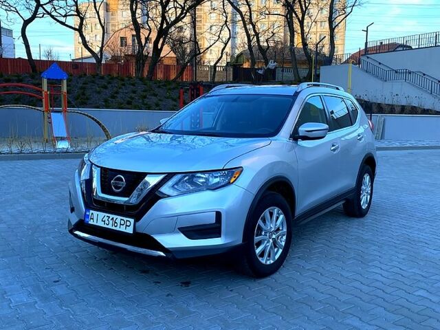 Серый Ниссан Rogue, объемом двигателя 2.5 л и пробегом 84 тыс. км за 15500 $, фото 1 на Automoto.ua