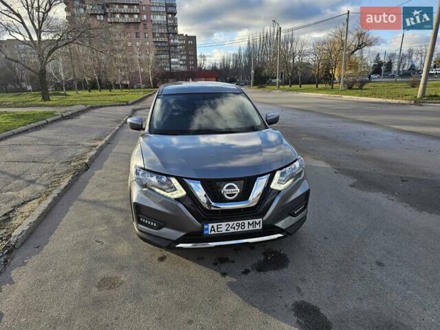 Серый Ниссан Rogue, объемом двигателя 2.49 л и пробегом 177 тыс. км за 12000 $, фото 1 на Automoto.ua