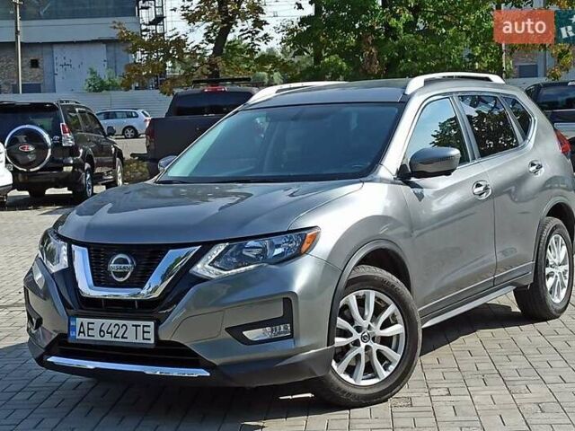Серый Ниссан Rogue, объемом двигателя 2.5 л и пробегом 150 тыс. км за 14000 $, фото 1 на Automoto.ua