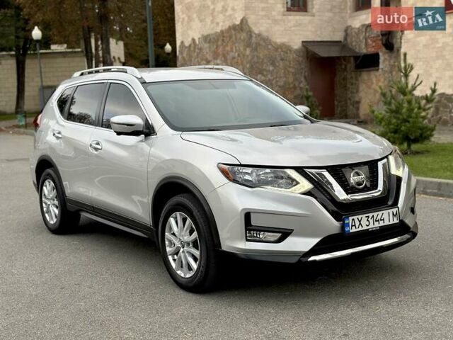 Серый Ниссан Rogue, объемом двигателя 2.5 л и пробегом 74 тыс. км за 15300 $, фото 1 на Automoto.ua