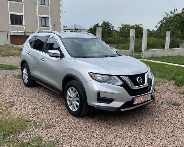 Сірий Ніссан Rogue, об'ємом двигуна 2.5 л та пробігом 137 тис. км за 10999 $, фото 1 на Automoto.ua