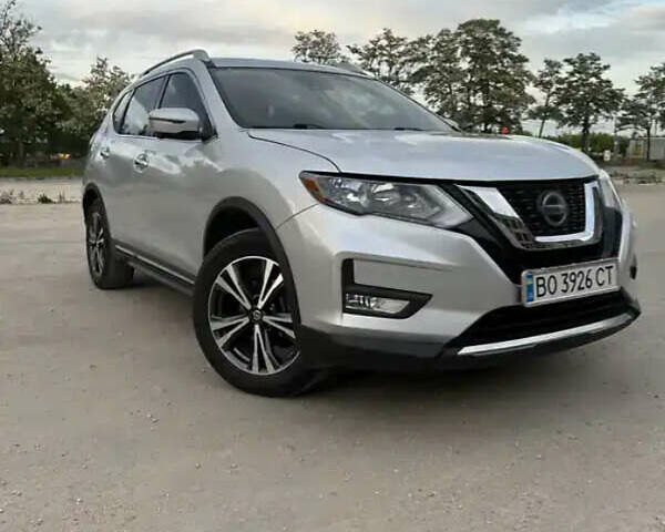 Серый Ниссан Rogue, объемом двигателя 2.49 л и пробегом 160 тыс. км за 15000 $, фото 1 на Automoto.ua