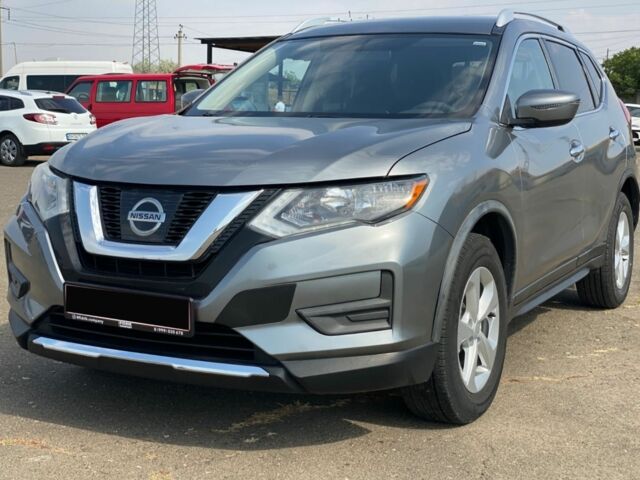 Серый Ниссан Rogue, объемом двигателя 2.5 л и пробегом 207 тыс. км за 12800 $, фото 1 на Automoto.ua