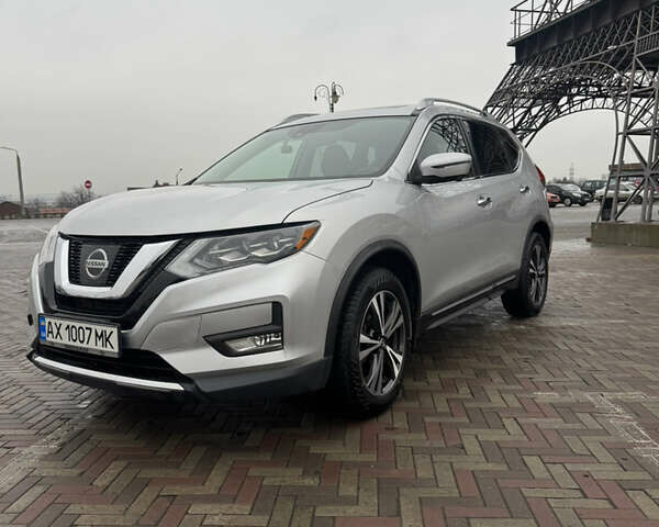 Серый Ниссан Rogue, объемом двигателя 2.49 л и пробегом 138 тыс. км за 17500 $, фото 1 на Automoto.ua