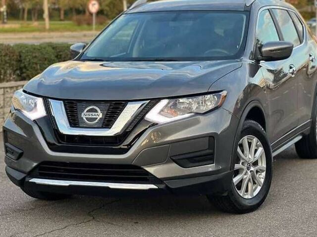 Серый Ниссан Rogue, объемом двигателя 2.5 л и пробегом 133 тыс. км за 12000 $, фото 1 на Automoto.ua