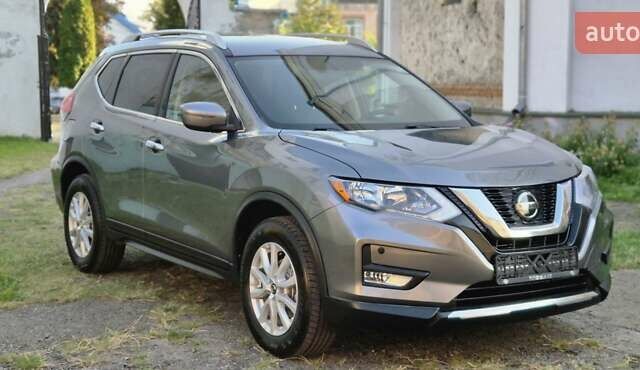 Серый Ниссан Rogue, объемом двигателя 2.5 л и пробегом 301 тыс. км за 11900 $, фото 1 на Automoto.ua