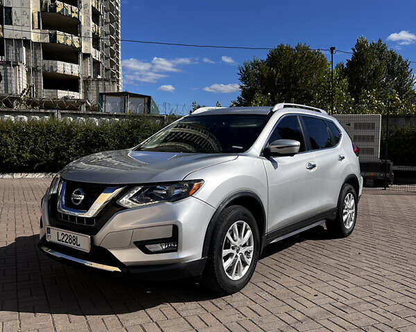 Серый Ниссан Rogue, объемом двигателя 2.49 л и пробегом 119 тыс. км за 15200 $, фото 1 на Automoto.ua