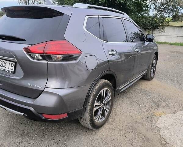 Серый Ниссан Rogue, объемом двигателя 2.5 л и пробегом 151 тыс. км за 14700 $, фото 1 на Automoto.ua