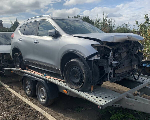 Серый Ниссан Rogue, объемом двигателя 2.5 л и пробегом 200 тыс. км за 9000 $, фото 1 на Automoto.ua