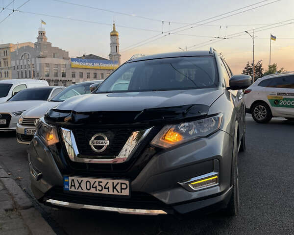Серый Ниссан Rogue, объемом двигателя 2.5 л и пробегом 163 тыс. км за 13600 $, фото 1 на Automoto.ua