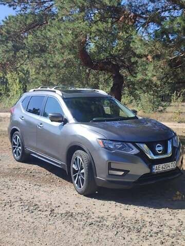 Серый Ниссан Rogue, объемом двигателя 2.49 л и пробегом 115 тыс. км за 15200 $, фото 1 на Automoto.ua