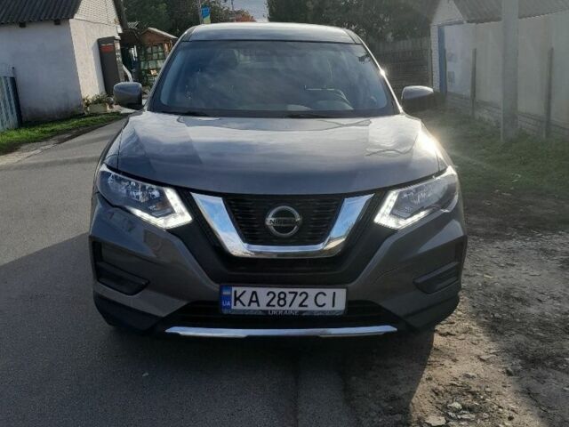 Серый Ниссан Rogue, объемом двигателя 2.5 л и пробегом 150 тыс. км за 14500 $, фото 1 на Automoto.ua