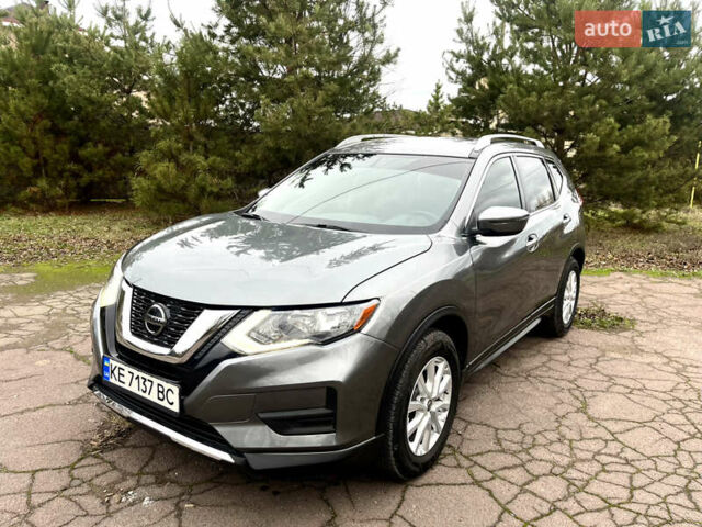 Серый Ниссан Rogue, объемом двигателя 2.49 л и пробегом 145 тыс. км за 14800 $, фото 1 на Automoto.ua