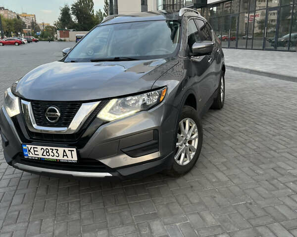 Серый Ниссан Rogue, объемом двигателя 2 л и пробегом 239 тыс. км за 15499 $, фото 1 на Automoto.ua