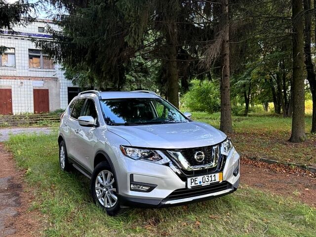 Серый Ниссан Rogue, объемом двигателя 2.5 л и пробегом 108 тыс. км за 14800 $, фото 1 на Automoto.ua