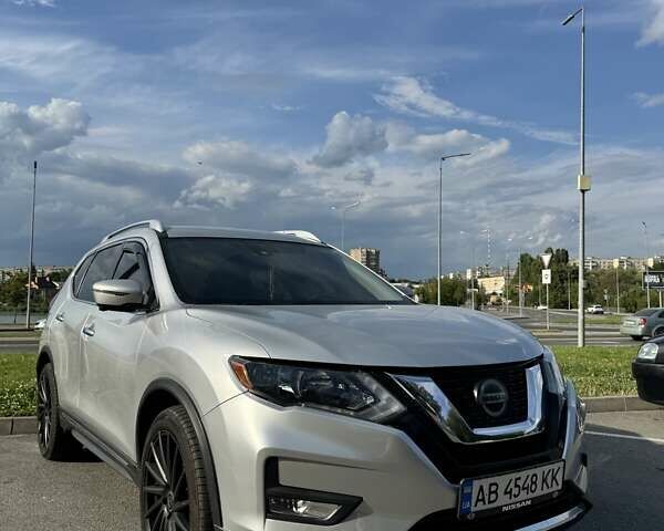 Сірий Ніссан Rogue, об'ємом двигуна 2.49 л та пробігом 250 тис. км за 13300 $, фото 1 на Automoto.ua