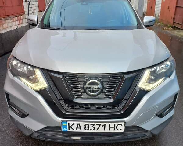 Серый Ниссан Rogue, объемом двигателя 2.49 л и пробегом 100 тыс. км за 16999 $, фото 1 на Automoto.ua