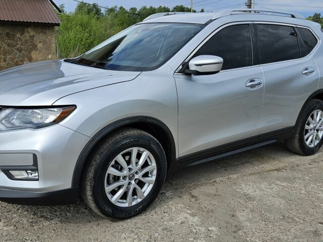 Серый Ниссан Rogue, объемом двигателя 2.5 л и пробегом 123 тыс. км за 14200 $, фото 1 на Automoto.ua