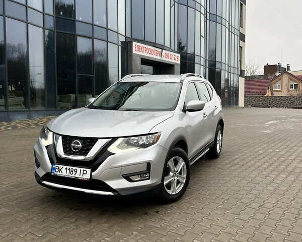Сірий Ніссан Rogue, об'ємом двигуна 2.49 л та пробігом 143 тис. км за 13400 $, фото 1 на Automoto.ua