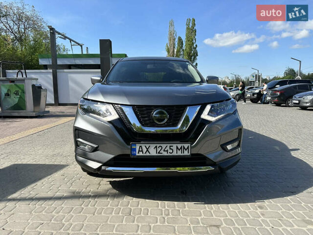 Серый Ниссан Rogue, объемом двигателя 2.5 л и пробегом 107 тыс. км за 15200 $, фото 1 на Automoto.ua