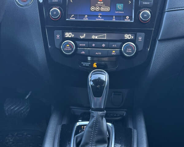 Сірий Ніссан Rogue, об'ємом двигуна 2.49 л та пробігом 72 тис. км за 13000 $, фото 1 на Automoto.ua