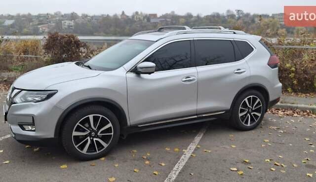 Серый Ниссан Rogue, объемом двигателя 2.49 л и пробегом 115 тыс. км за 16500 $, фото 1 на Automoto.ua