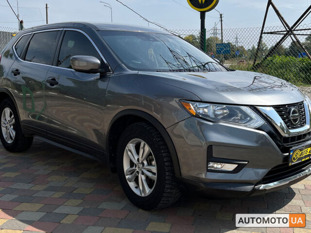 Серый Ниссан Rogue, объемом двигателя 2.5 л и пробегом 106 тыс. км за 14000 $, фото 1 на Automoto.ua
