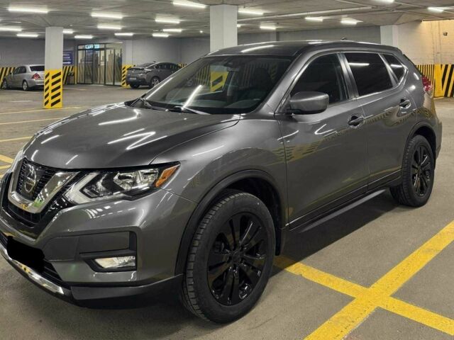 Серый Ниссан Rogue, объемом двигателя 2.5 л и пробегом 134 тыс. км за 13000 $, фото 1 на Automoto.ua