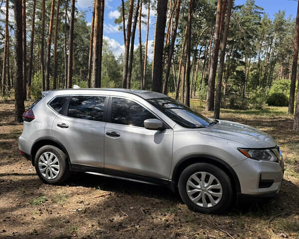 Сірий Ніссан Rogue, об'ємом двигуна 2.49 л та пробігом 104 тис. км за 15500 $, фото 1 на Automoto.ua